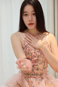 極品國模希芸2025.06.01大尺度私拍視圖[692P/18V/6.8G]